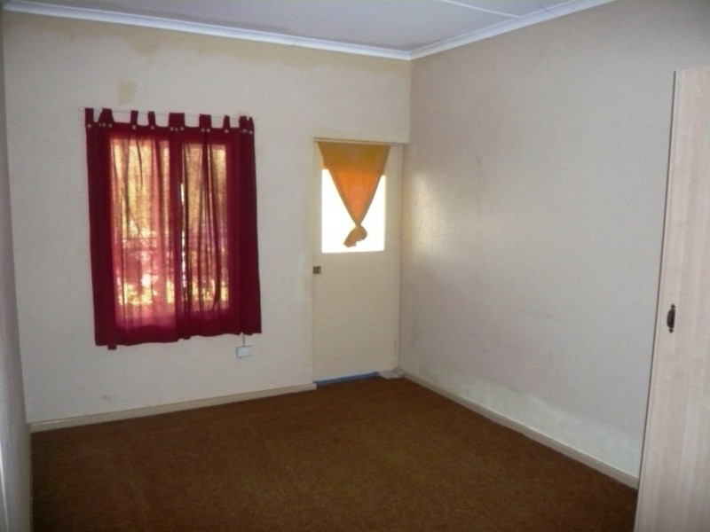 10 Lee Street, Clare SA 5453