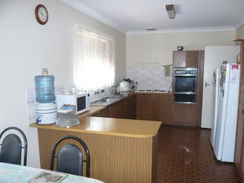 33 Daly Street, Clare SA 5453