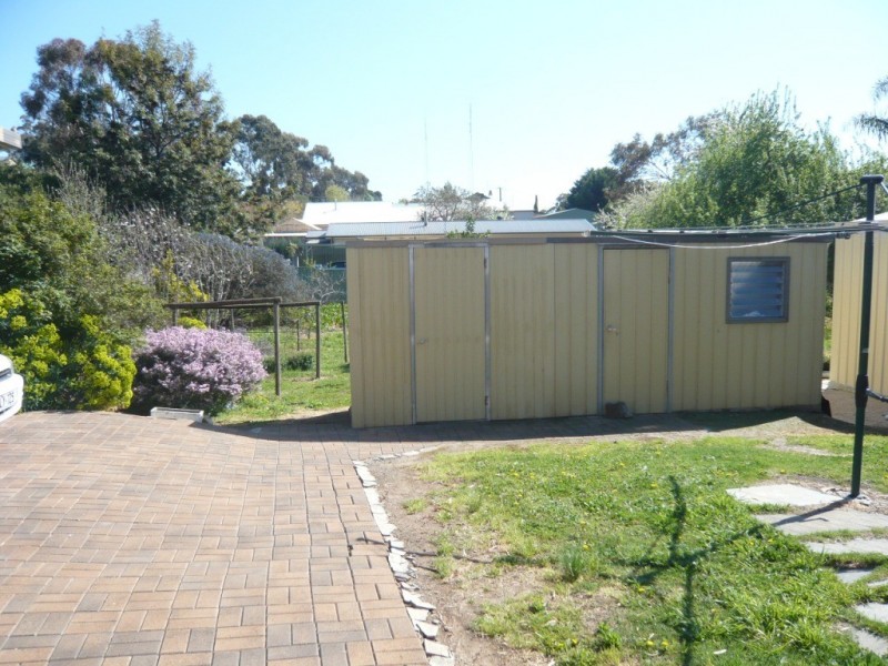 33 Daly Street, Clare SA 5453