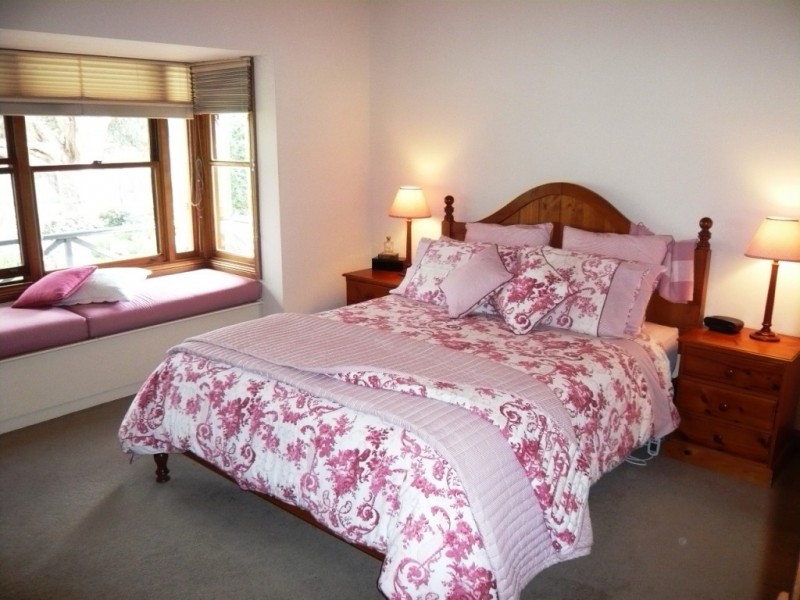 33.3ha “Avenue Ridge” 82.3acs, Clare SA 5453