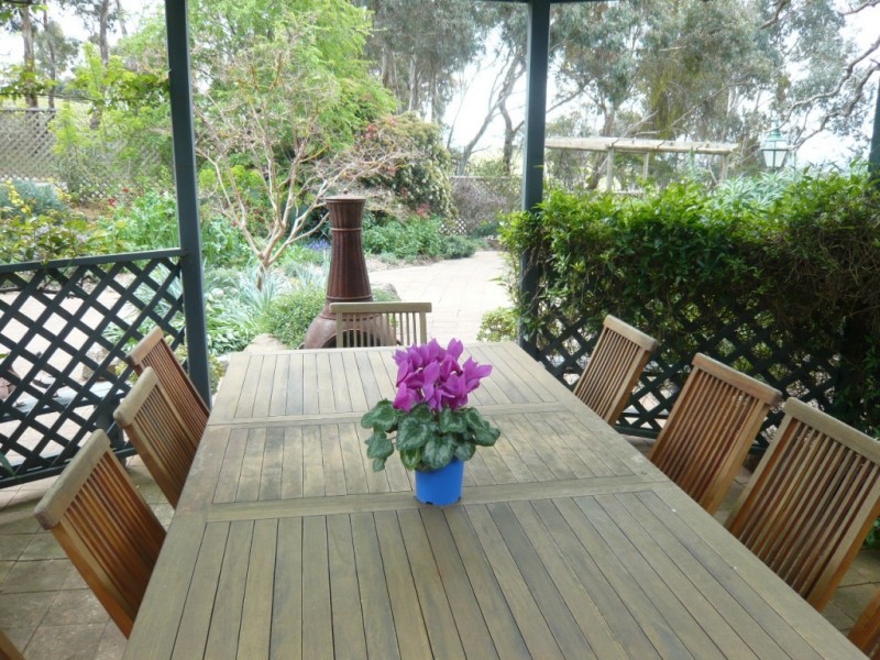 33.3ha “Avenue Ridge” 82.3acs, Clare SA 5453