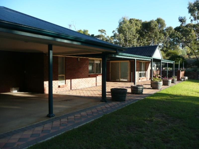 5 Waller Drive, Clare SA 5453