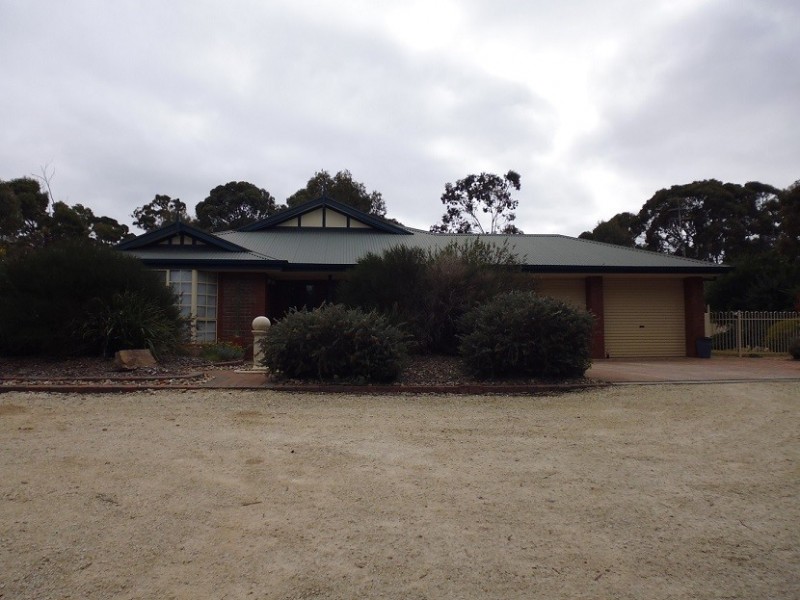 5 Waller Drive, Clare SA 5453