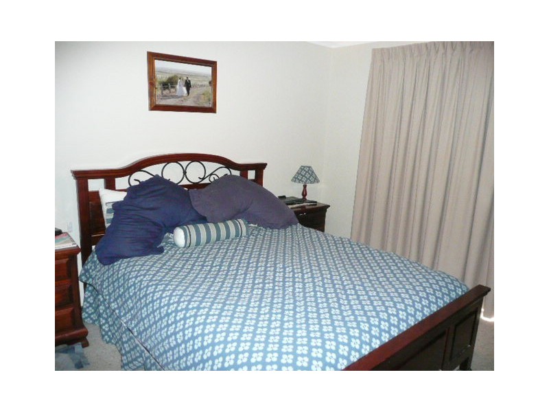 3 Beare Street, Clare SA 5453