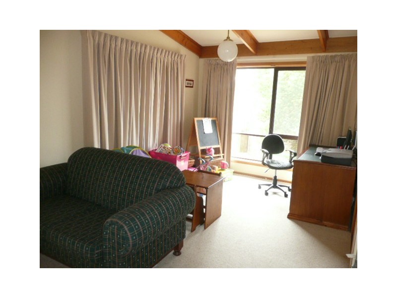 3 Beare Street, Clare SA 5453