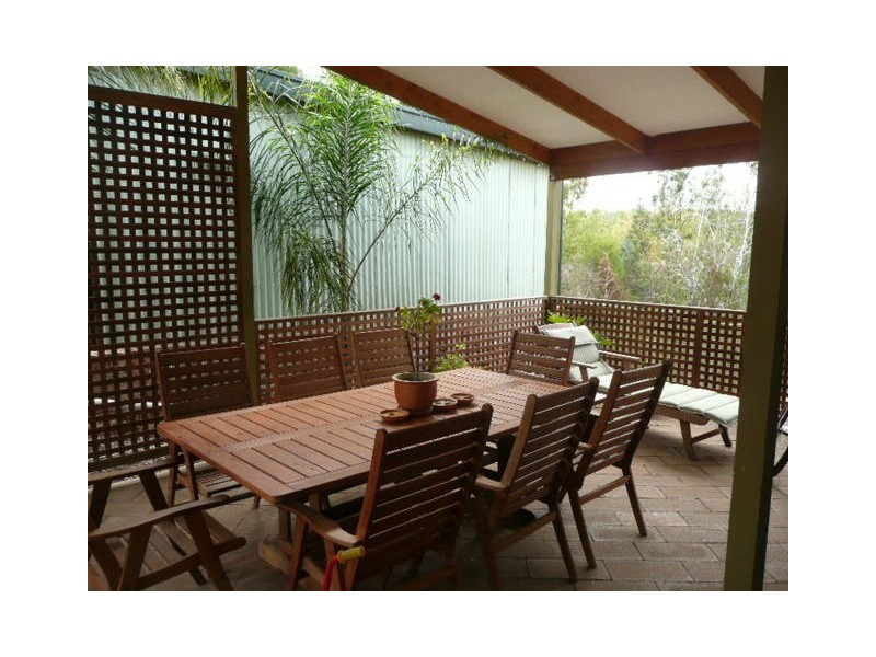 3 Beare Street, Clare SA 5453