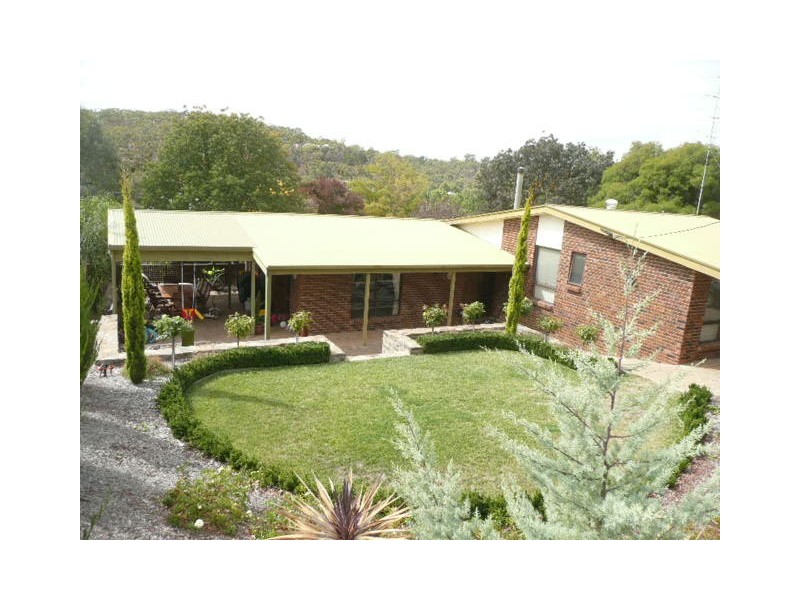 3 Beare Street, Clare SA 5453