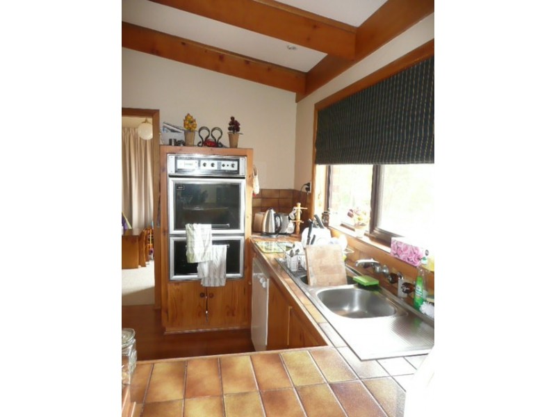 3 Beare Street, Clare SA 5453