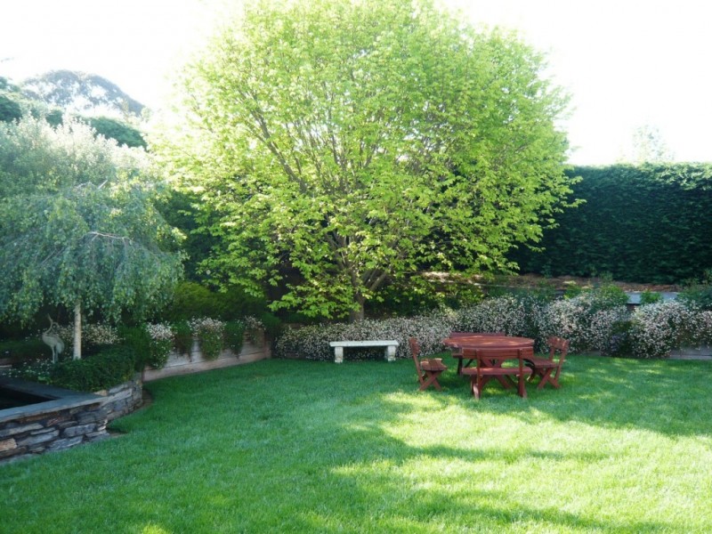 22 White Hut Road, Clare SA 5453