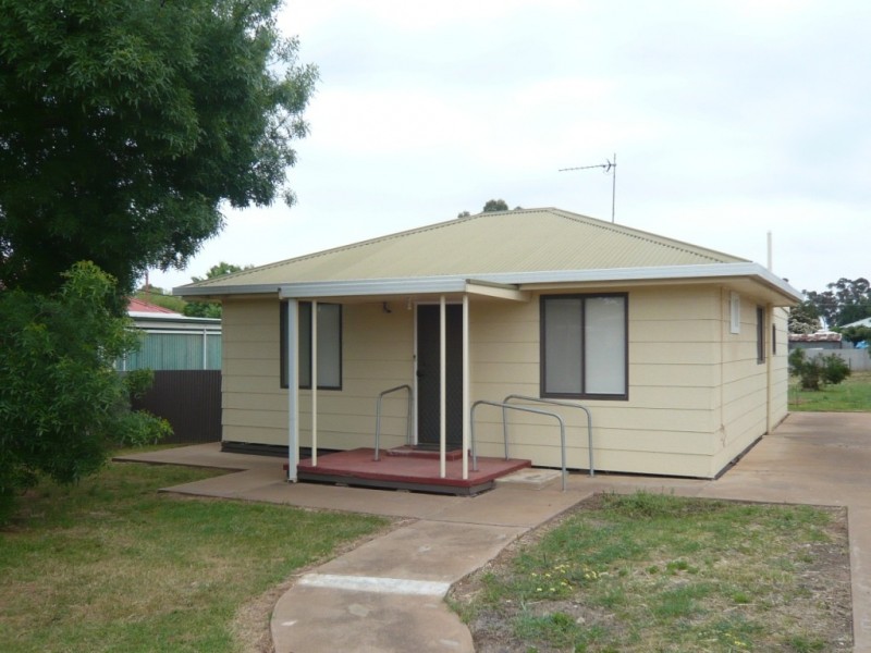 7 Margaret Street, Jamestown SA 5491