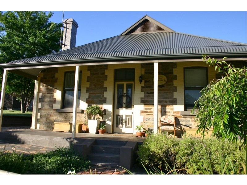 1 Bright Street, Clare SA 5453