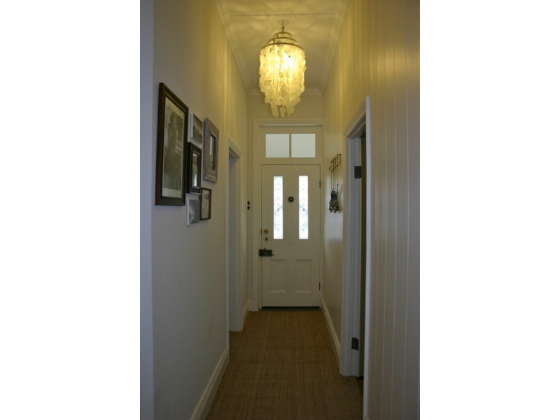 1 Bright Street, Clare SA 5453