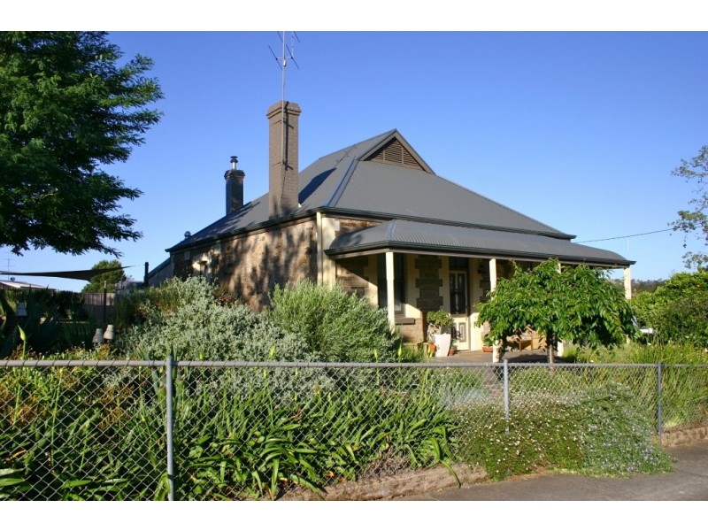 1 Bright Street, Clare SA 5453
