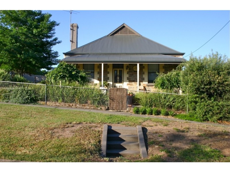1 Bright Street, Clare SA 5453