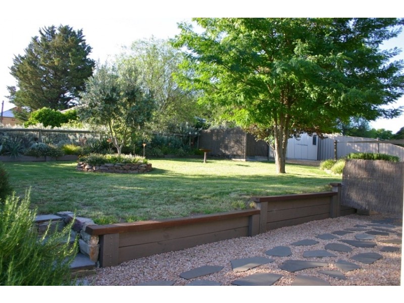 1 Bright Street, Clare SA 5453