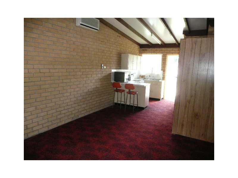 u2/8 Edward Street, Clare SA 5453