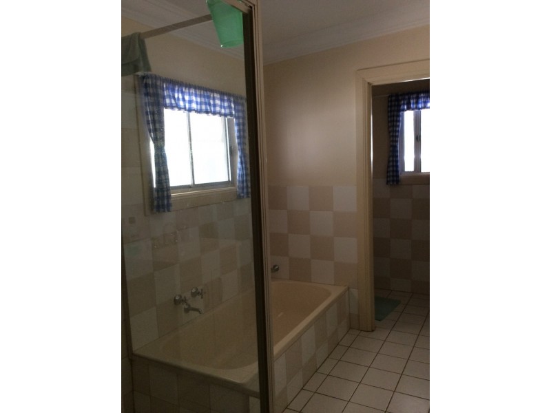 40 New Road, Clare SA 5453