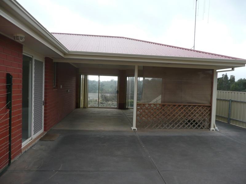 9 Bindarrah Road, Clare SA 5453