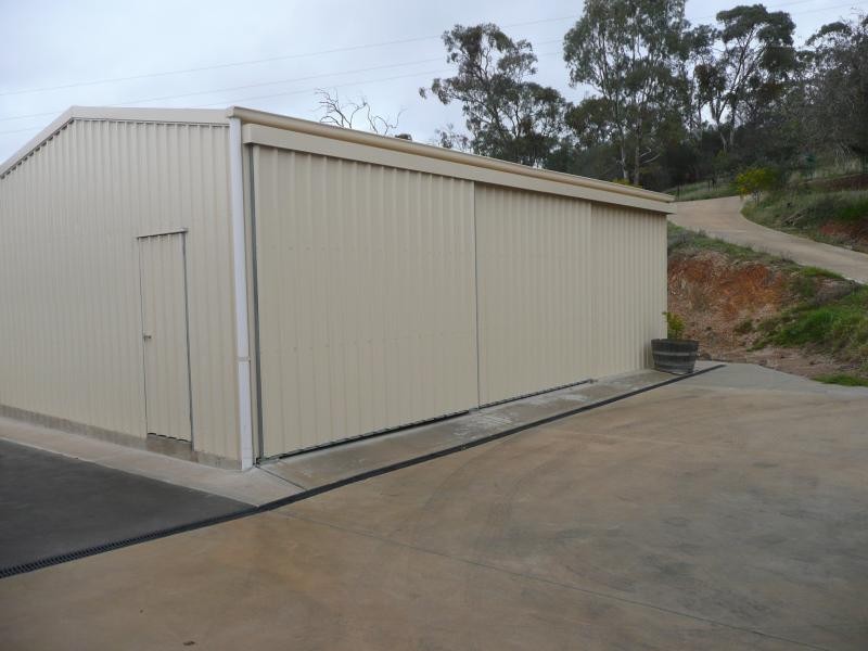 9 Bindarrah Road, Clare SA 5453