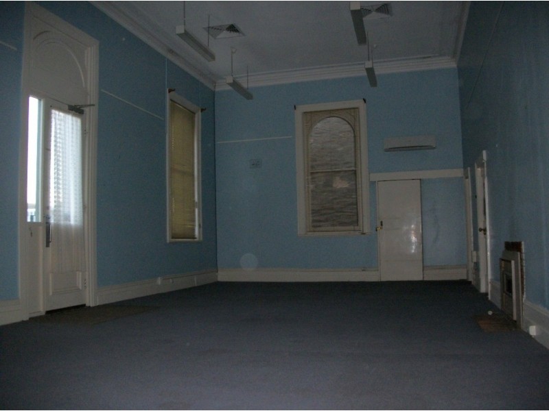 19 Commercial Road, Burra SA 5417