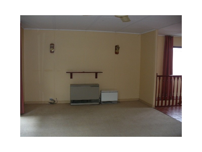 15 Beare Street, Clare SA 5453