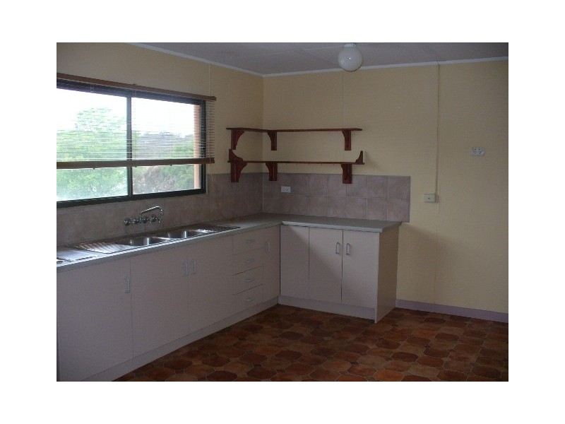 15 Beare Street, Clare SA 5453