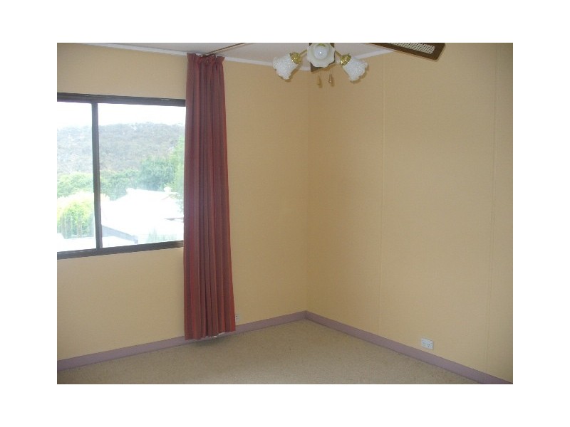 15 Beare Street, Clare SA 5453