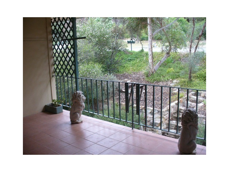 15 Beare Street, Clare SA 5453