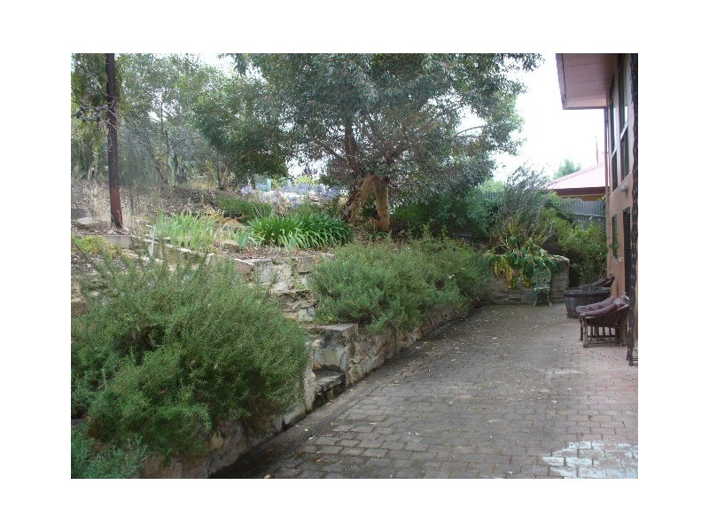 15 Beare Street, Clare SA 5453