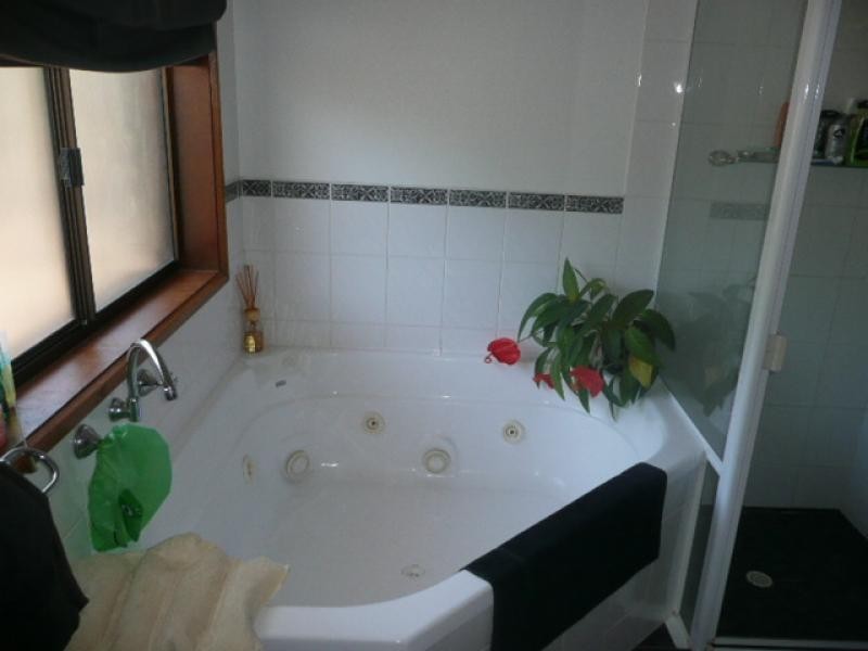 15 Henry Street, Clare SA 5453