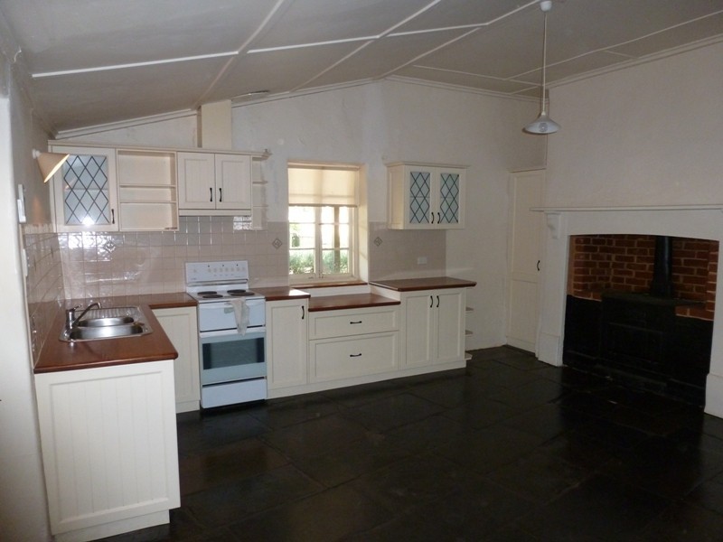 14 South Terrace, Farrell Flat SA 5416