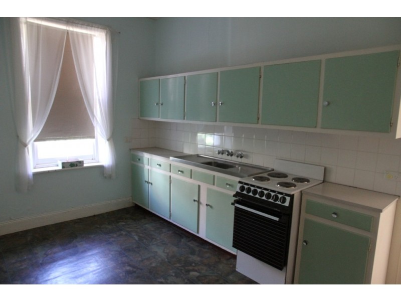 13 Chapel Street, Burra SA 5417