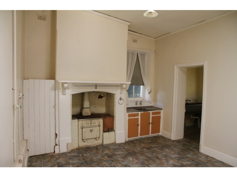 13 Chapel Street, Burra SA 5417