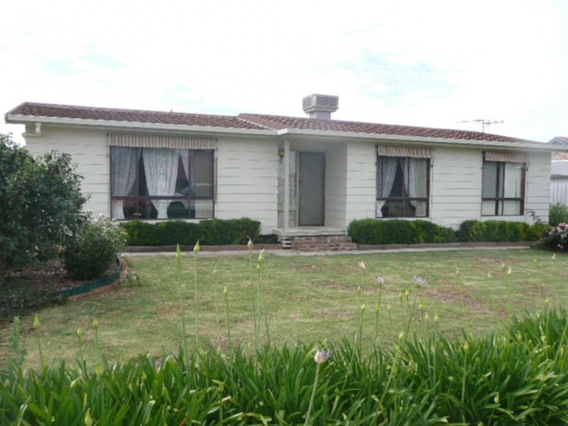 9 The Crescent, Burra SA 5417
