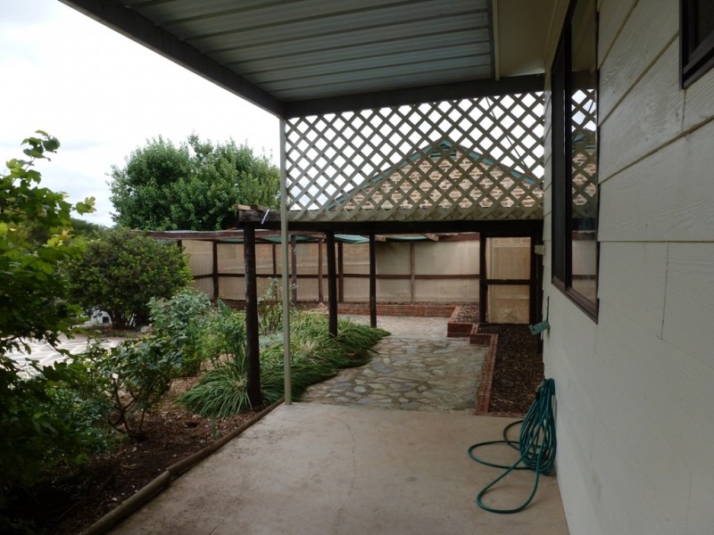 9 The Crescent, Burra SA 5417