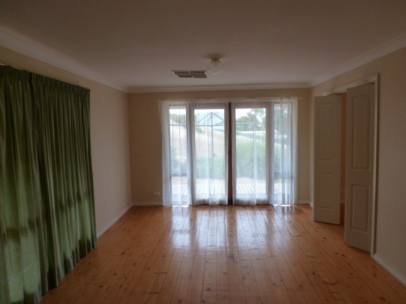 12 Michael Court, Clare SA 5453