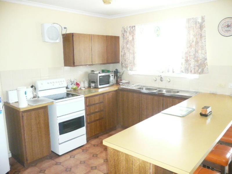 3 Newton Long Drive, Clare SA 5453