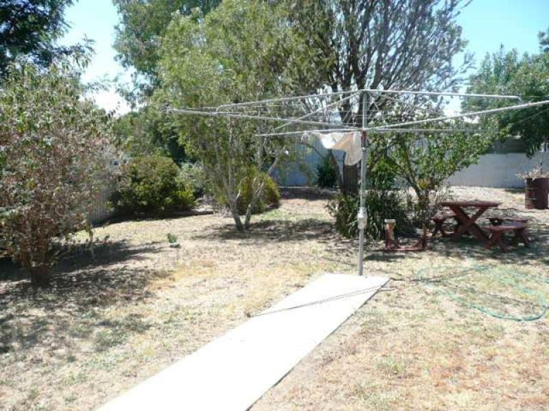 3 Newton Long Drive, Clare SA 5453