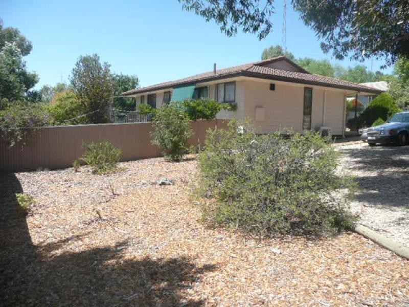 3 Newton Long Drive, Clare SA 5453