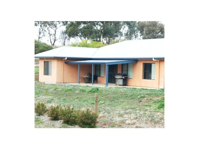 16 SOUTH ROAD, Watervale SA 5452