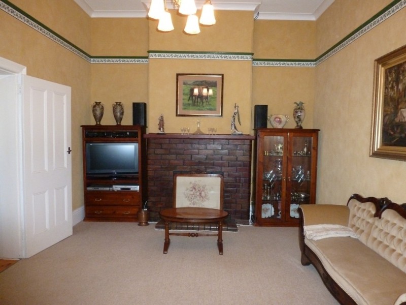 4 Church Street, Burra SA 5417