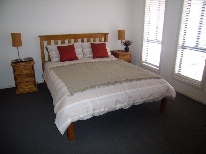 26B WEST TCE, Clare SA 5453