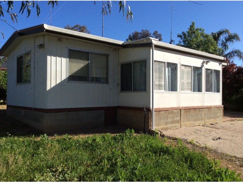 6 POWELL STREET, Clare SA 5453