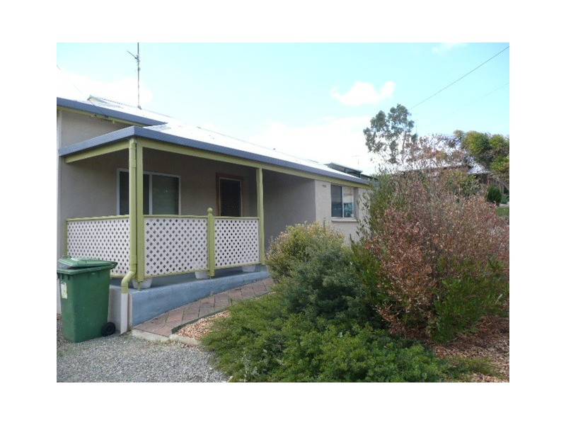 16 Mill Street, Clare SA 5453