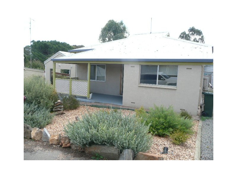 16 Mill Street, Clare SA 5453