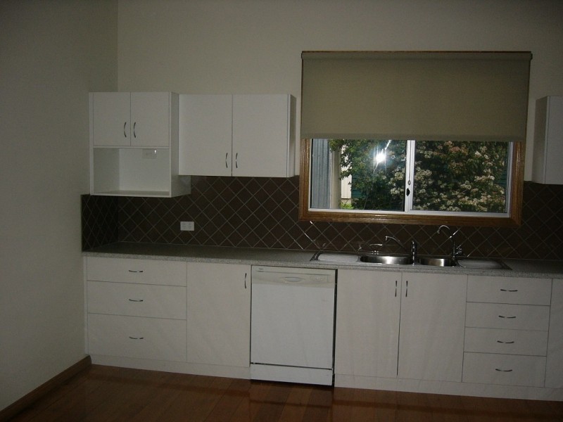 16 Mill Street, Clare SA 5453