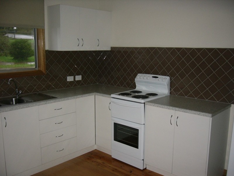 16 Mill Street, Clare SA 5453