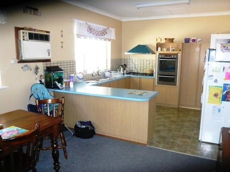 * 10.11ha “Stylish Farmlet” 25acs, Nantawarra SA 5550