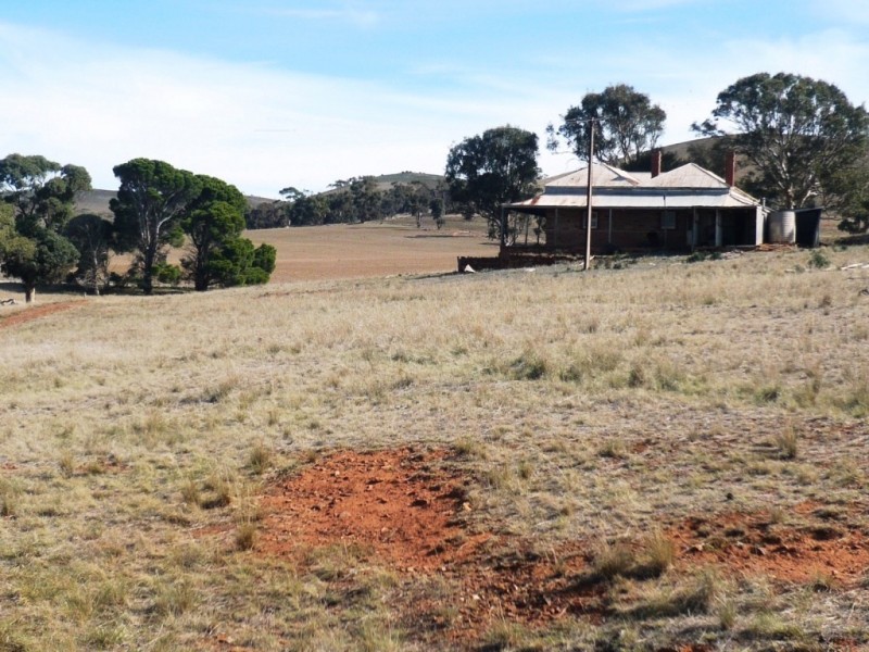 * 388.48ha Kercolo 960.12acs, Hallett SA 5419