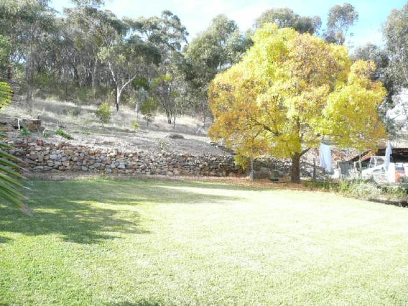 33 Warenda Road, Clare SA 5453